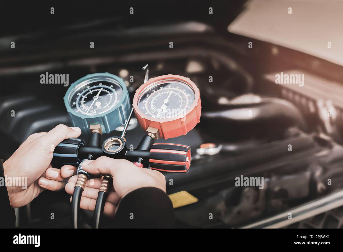 Car air conditioner check service, leak detection, fill refrigerant