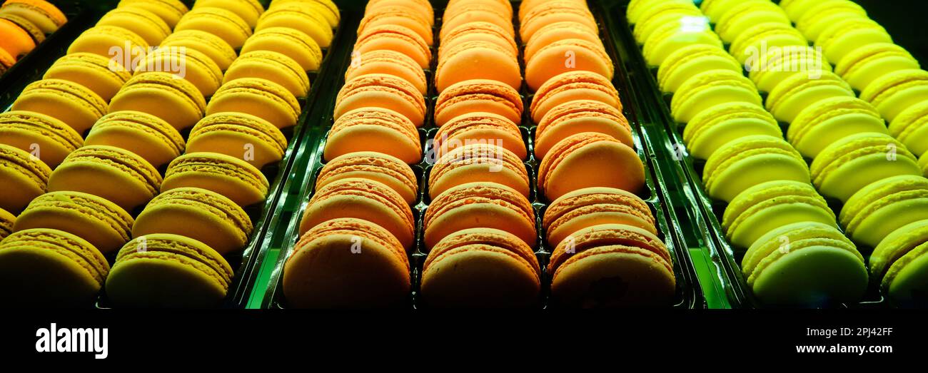 Macaron row hi-res stock photography and images - Alamy