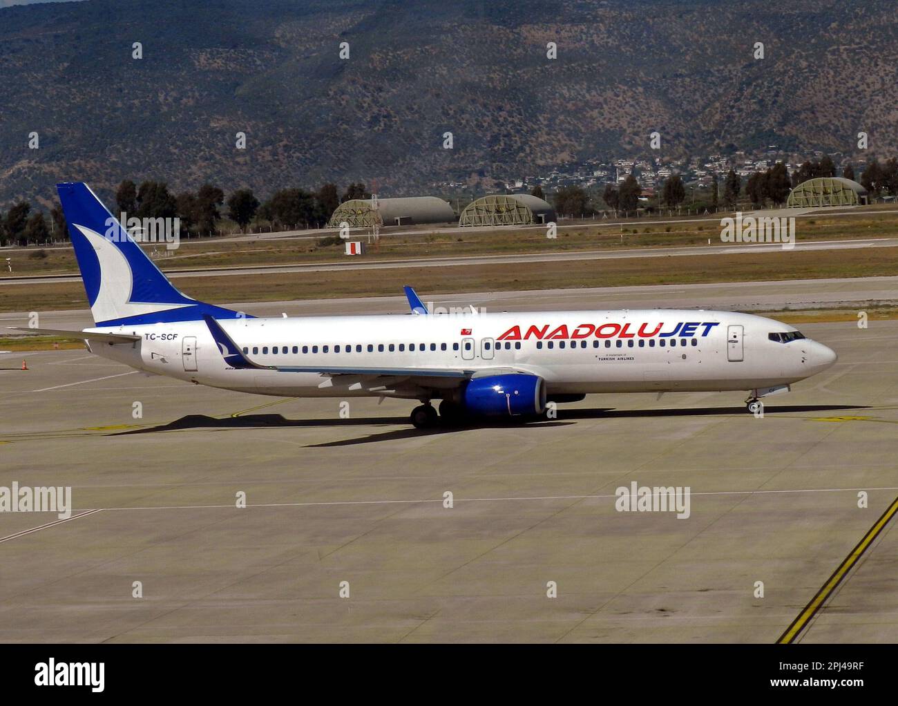 Turkey, Bodrum Airport:  TC-SCF (c/n 40564)  Boeing 737-8AL of Anadolu Jet. Stock Photo