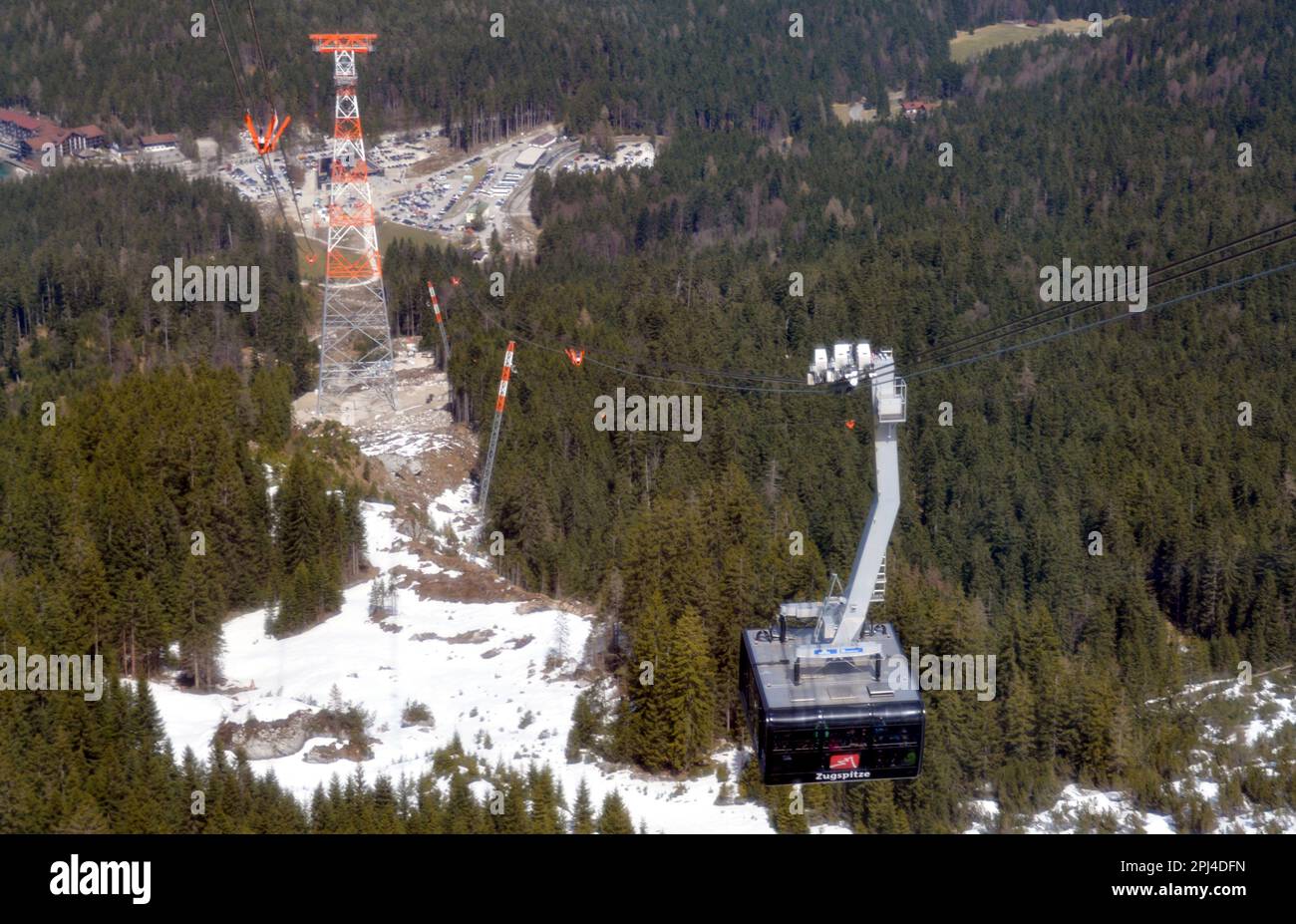 Germany, Upper Bavaria, Garmisch-Partenkirchen:   the new Eibsee Cable Car which ascends the Zugspitze, Germany's highest mountain.  It traverses 3213 Stock Photo