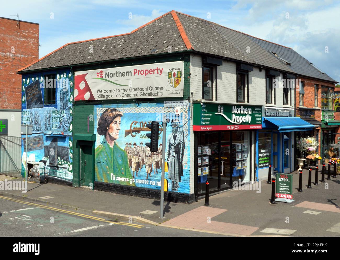 Northern Ireland, Belfast Unionist murals on Beechmount Avenue, off the Falls Road Stock Photo