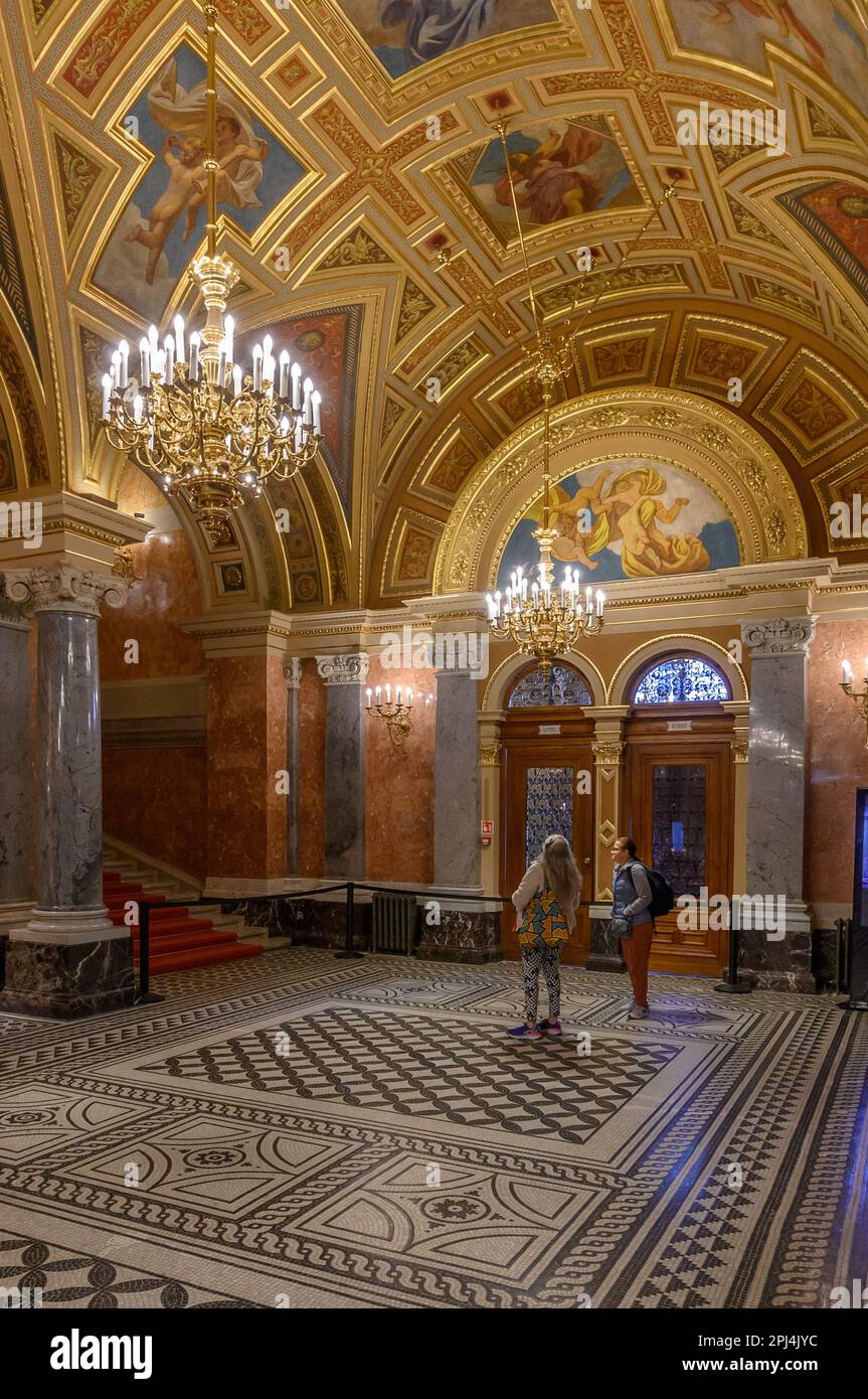 Hungarian State Opera House, Budapest Stock Photo - Alamy