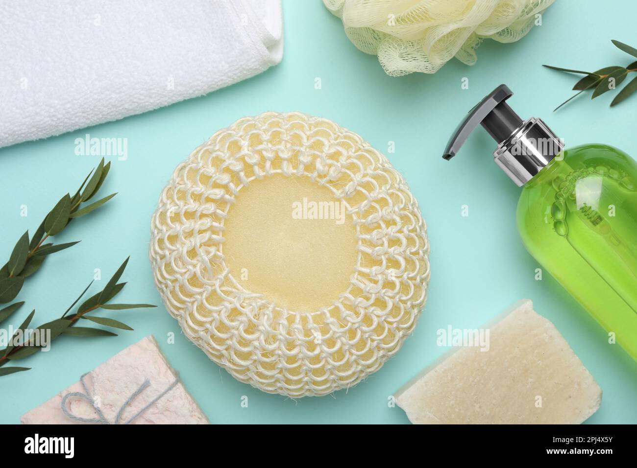 kitchen utensil scrubber pad and Combo Cellulose and abrasive two sided  sponge for cleaning utensils, dishes, cookware, bathroom surfaces, everyday  sp Stock Photo - Alamy