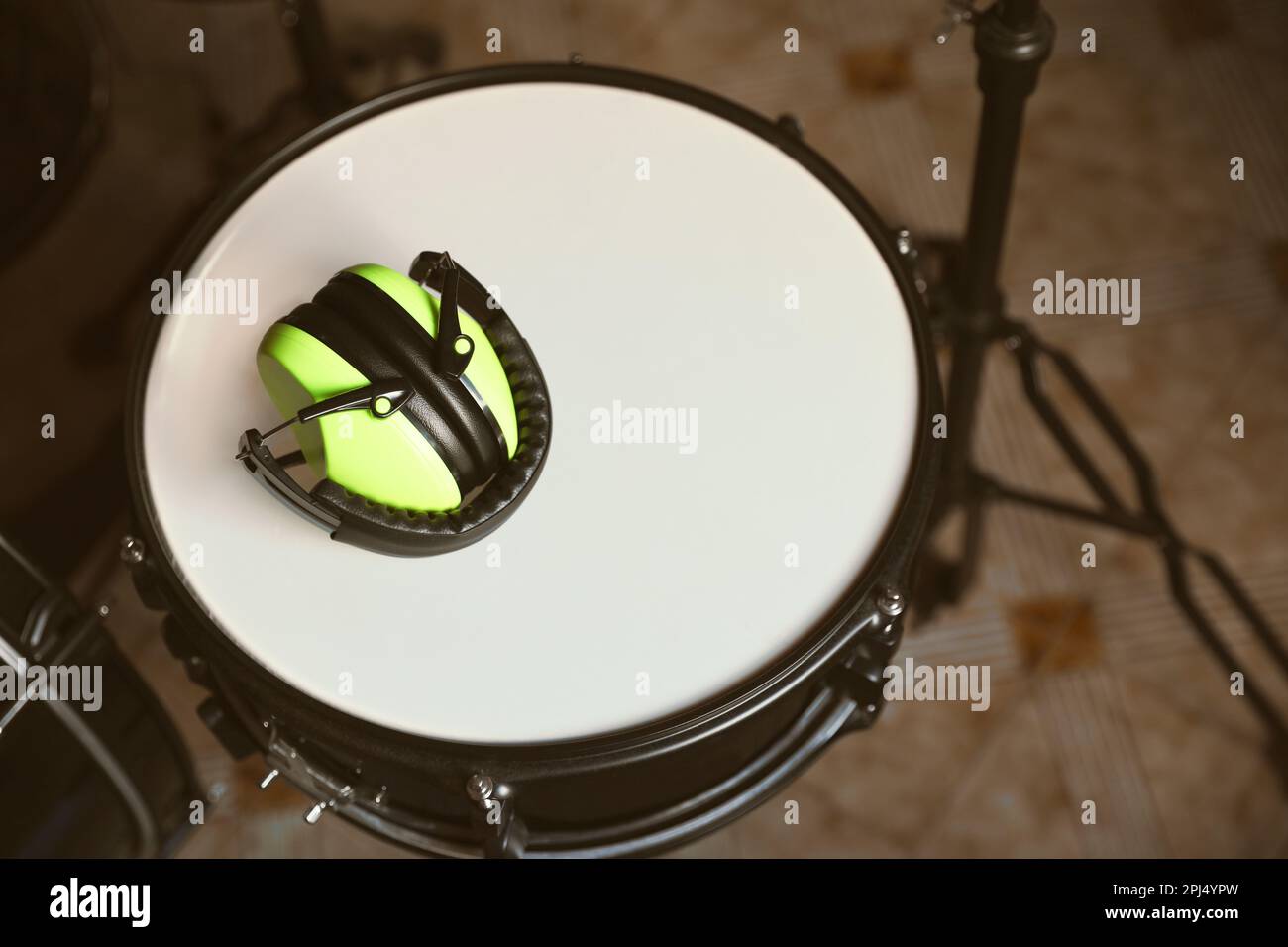 Above view modern drum hi-res stock photography and images - Alamy