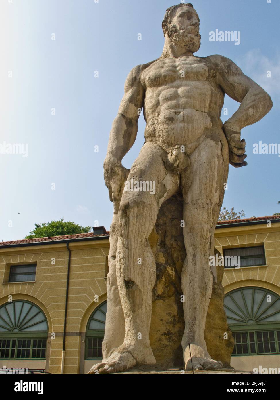 Giant hercules statue hi-res stock photography and images - Alamy