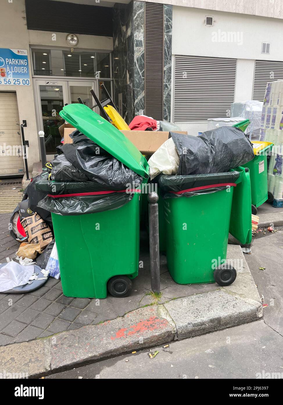 Bin in france street hi res stock photography and images Alamy