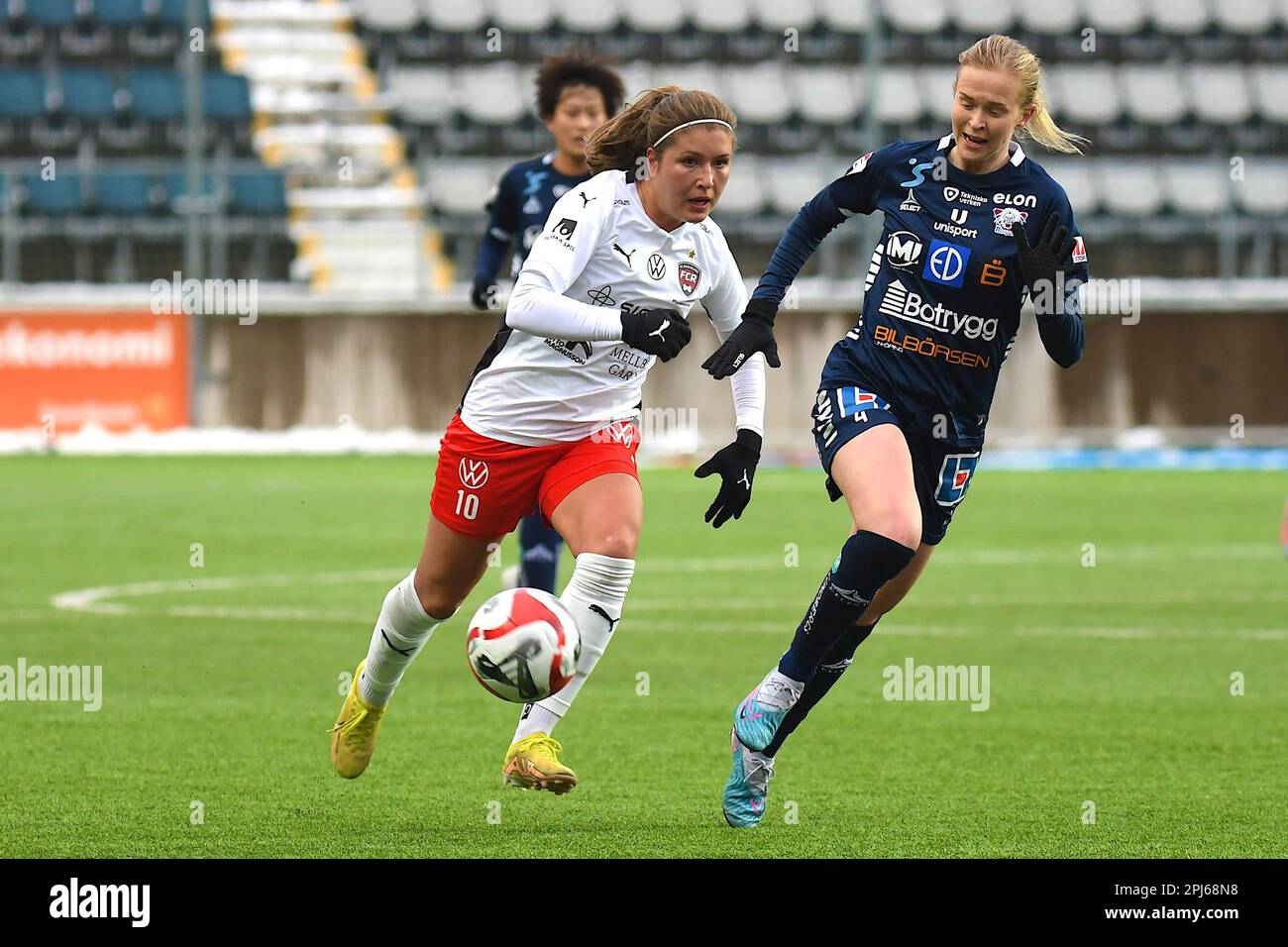 Linkoping, Sweden. 31st Mar, 2023. Linkoping Arena, Linkoping, Sweden, March 31st 2023: Emma Ostlund (4 Linkoping FC) and Loretta Kullashi (10 FC Rosengard) during the game in the Swedish League OBOS Damallsvenskan on March 31st 2023 between Linkoping FC and FC Rosengard at Linkoping Arena in Linkoping, Sweden (Peter Sonander/SPP) Credit: SPP Sport Press Photo. /Alamy Live News Stock Photo