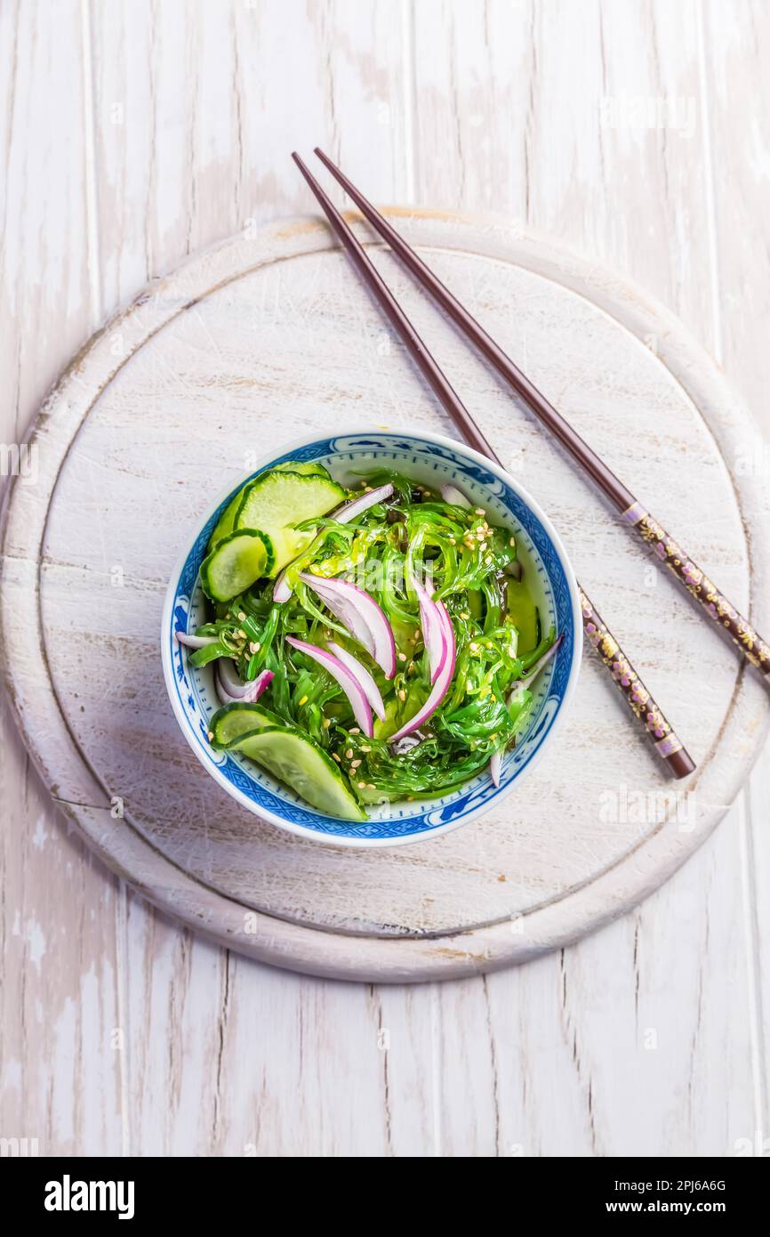 Japanese cucumber and wakame salad with red onions and sesame seeds Stock Photo Alamy