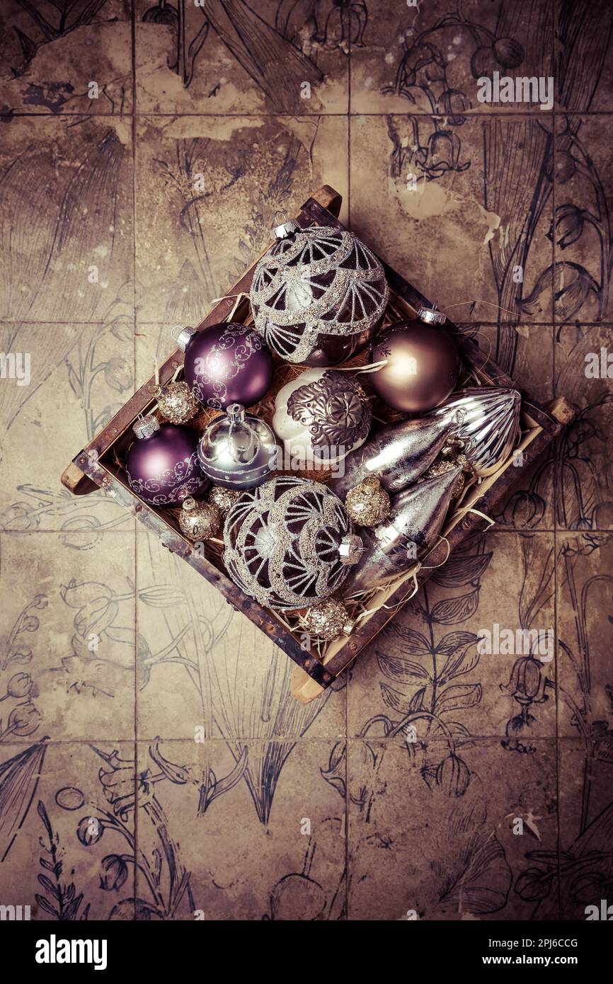 Vintage christmas ornaments hi-res stock photography and images - Alamy