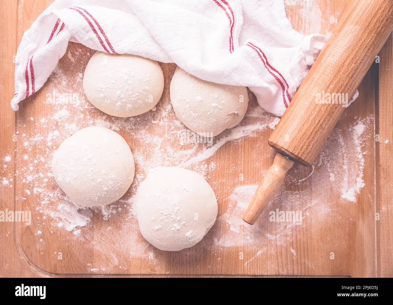 Yeast dough for making braided cakes, pies, pizza and rolls with
