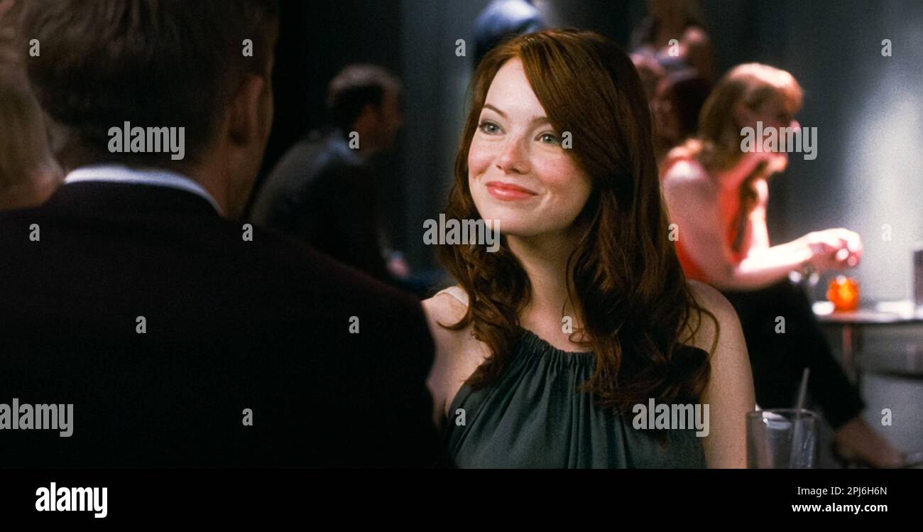 USA. Emma Stone and Ryan Gosling in a scene from the (C)Warner Bros movie:  Crazy, Stupid, Love (2011). Plot: A middle-aged husband's life changes  dramatically when his wife asks him for a, image size:1300x749