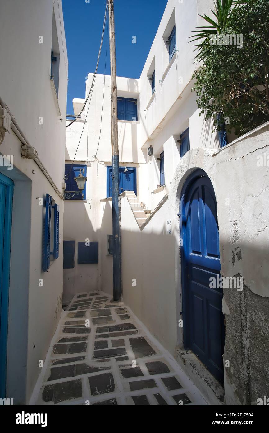 Bougainvillea white washed buildings hi-res stock photography and ...