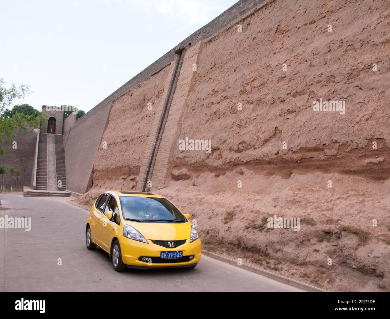 Restored walls around Pingyao, officially Pingyao Ancient City, walled city in central Shanxi, famed for its importance in Chinese economic history. Some sections are left unrestored. PRC China. (125) Stock Photo
