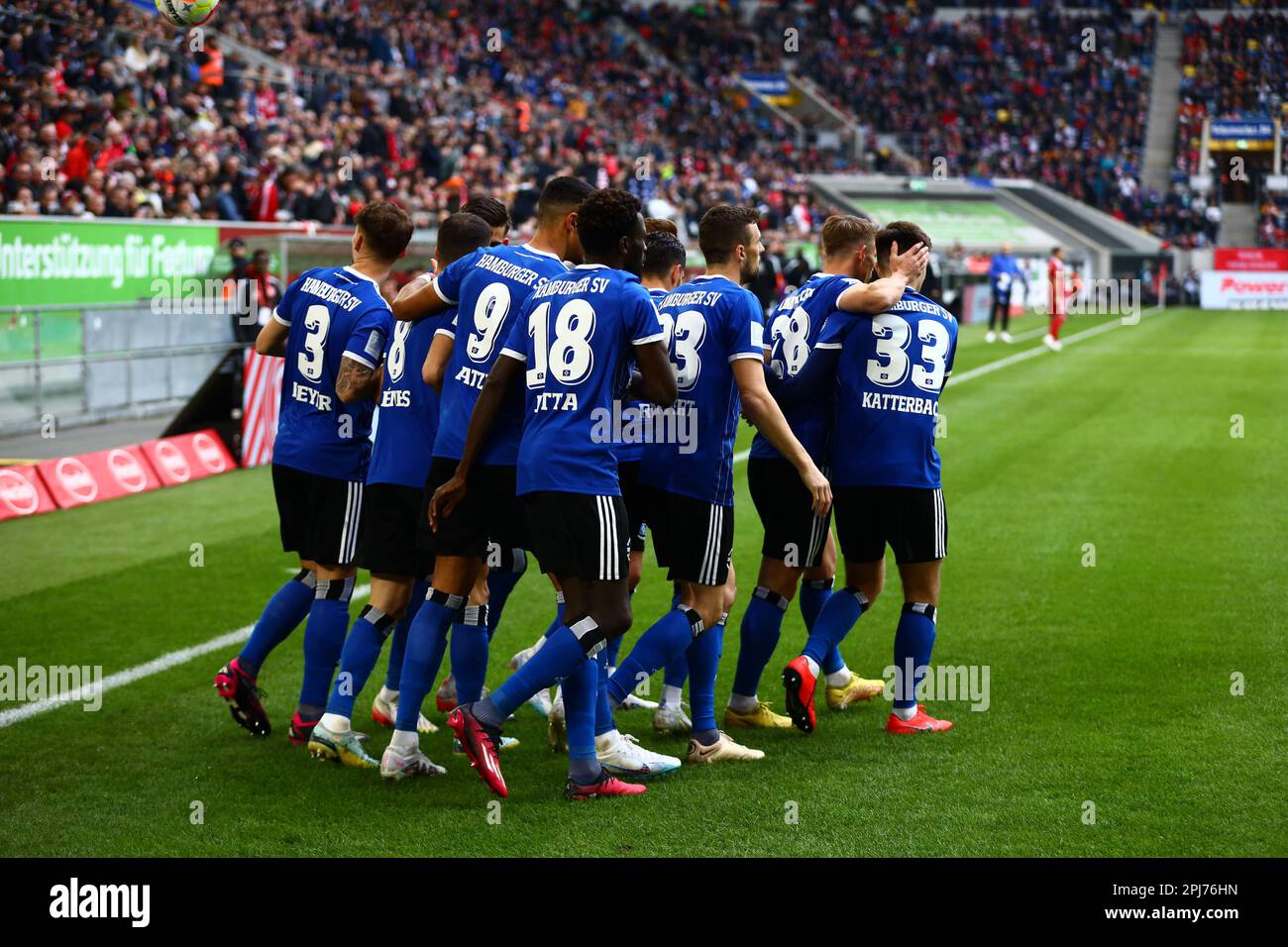 HSV Spielern Feiern das 1:0 von Laszlo Benes (Hamburger SV) GER, Fortuna Duesseldorf vs. Hamburger SV, Fussball, 2. Bundesliga, 26. Spieltag, Spielzeit 2022/2023, 31.03.2023  DFL REGULATIONS PROHIBIT ANY USE OF PHOTOGRAPHS AS IMAGE SEQUENCES AND/OR QUASI-VIDEO.  Credit: Ant Palmer/Alamy Live News Stock Photo