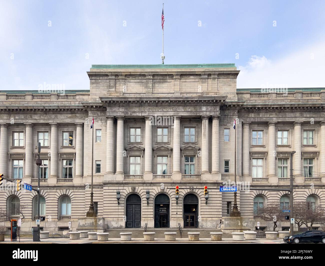 Cleveland City Hall and Courthouse on Lakeside Avenue in downtown Cleveland,  Ohio, USA Stock Photo - Alamy