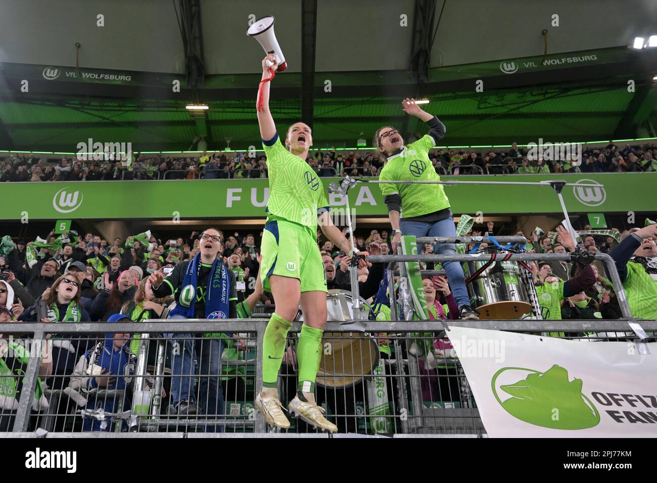 WOLFSBURG - Alexandra Popp of VFL Wolfsburg women celebrates victory with the supporters during the UEFA Champions League quarterfinal match for women between VFL Wolfsburg and Paris Saint Germain at the VFL Wolfsburg Arena on March 30, 2023 in Wolfsburg, Germany. AP | Dutch Height | Gerrit van Cologne Stock Photo