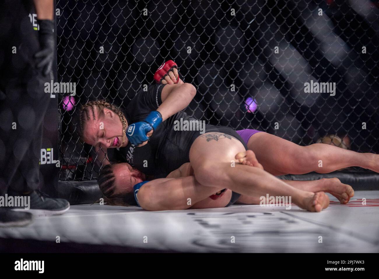 Temecula, Ca, California, USA. 31st Mar, 2023. TEMECULA, CALIFORNIA - MARCH 31: (ON TOP) Sarah Collins controls Pam Sorenson in their Featherweight fight during the Bellator 293 event at Pechanga Resort and Casino on March 31st, 2023 in Temecula, California, United States. (Credit Image: © Matt Davies/PX Imagens via ZUMA Press Wire) EDITORIAL USAGE ONLY! Not for Commercial USAGE! Credit: ZUMA Press, Inc./Alamy Live News Stock Photo