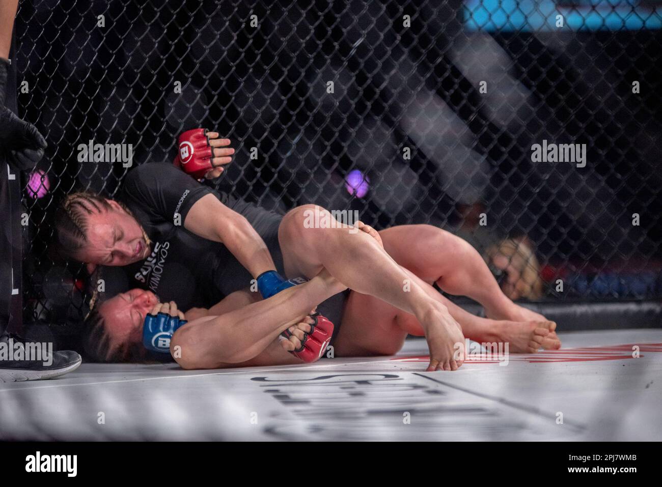 Temecula, Ca, California, USA. 31st Mar, 2023. TEMECULA, CALIFORNIA - MARCH 31: (ON TOP) Sarah Collins controls Pam Sorenson in their Featherweight fight during the Bellator 293 event at Pechanga Resort and Casino on March 31st, 2023 in Temecula, California, United States. (Credit Image: © Matt Davies/PX Imagens via ZUMA Press Wire) EDITORIAL USAGE ONLY! Not for Commercial USAGE! Credit: ZUMA Press, Inc./Alamy Live News Stock Photo