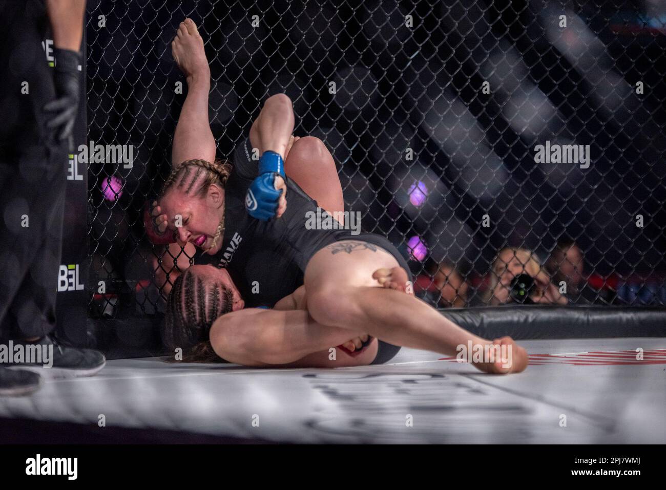 Temecula, Ca, California, USA. 31st Mar, 2023. TEMECULA, CALIFORNIA - MARCH 31: (ON TOP) Sarah Collins punches Pam Sorenson in their Featherweight fight during the Bellator 293 event at Pechanga Resort and Casino on March 31st, 2023 in Temecula, California, United States. (Credit Image: © Matt Davies/PX Imagens via ZUMA Press Wire) EDITORIAL USAGE ONLY! Not for Commercial USAGE! Credit: ZUMA Press, Inc./Alamy Live News Stock Photo