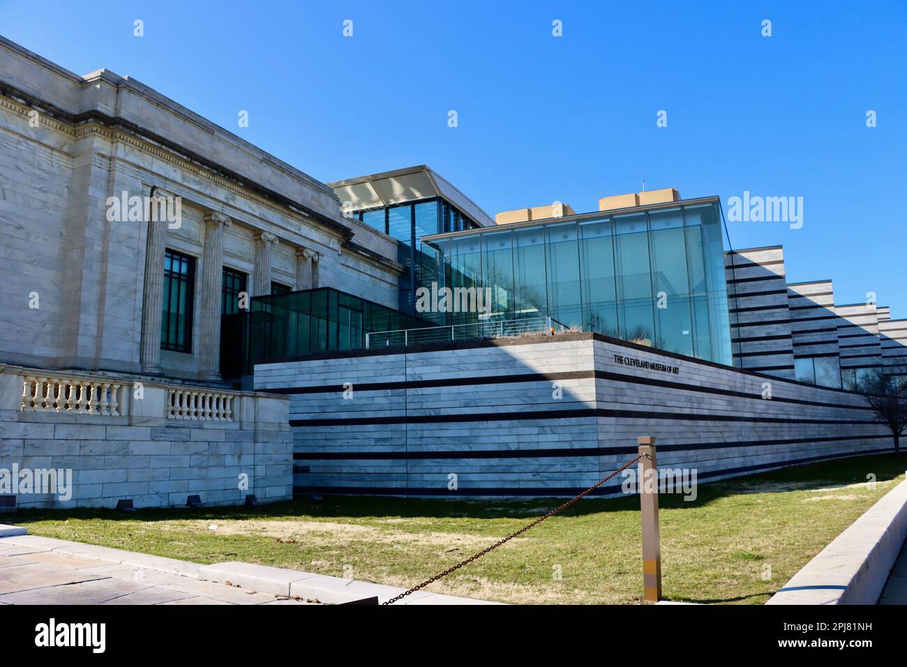 The old and new buildings of Cleveland Museum of Art Stock Photo Alamy