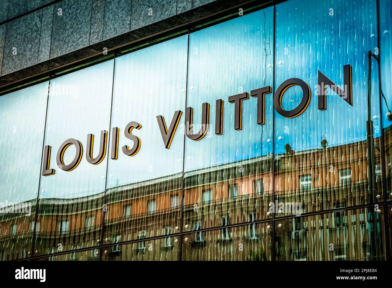 The Luis Vuitton Store in Collins Street Melbourne.The Victorian era  building circa 1886 was originally built for a prominent Melbourne  surgeon.The tw Stock Photo - Alamy