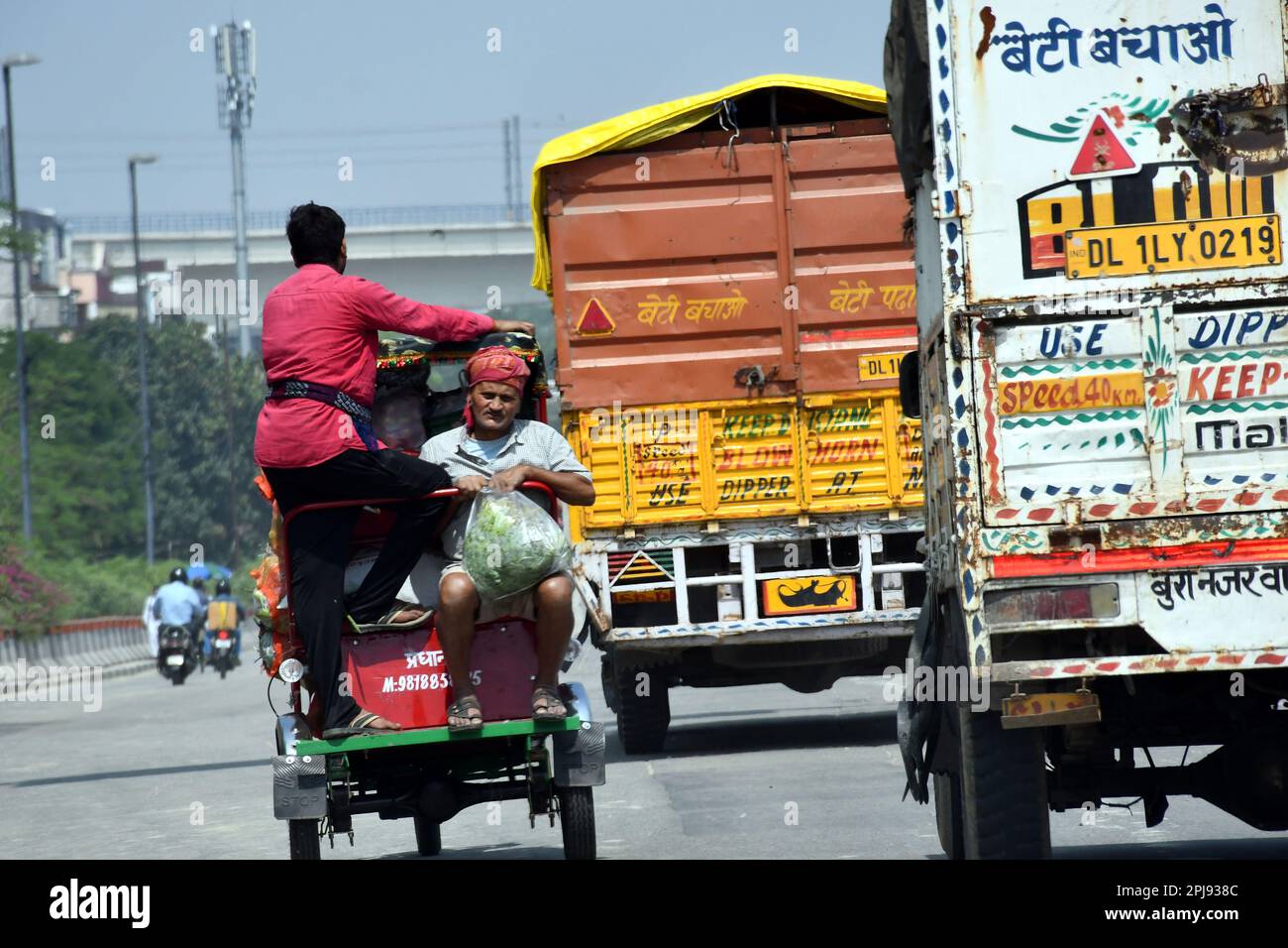 Vegitable Riksha E rickshaw delhi hi-res stock photography and images - Alamy