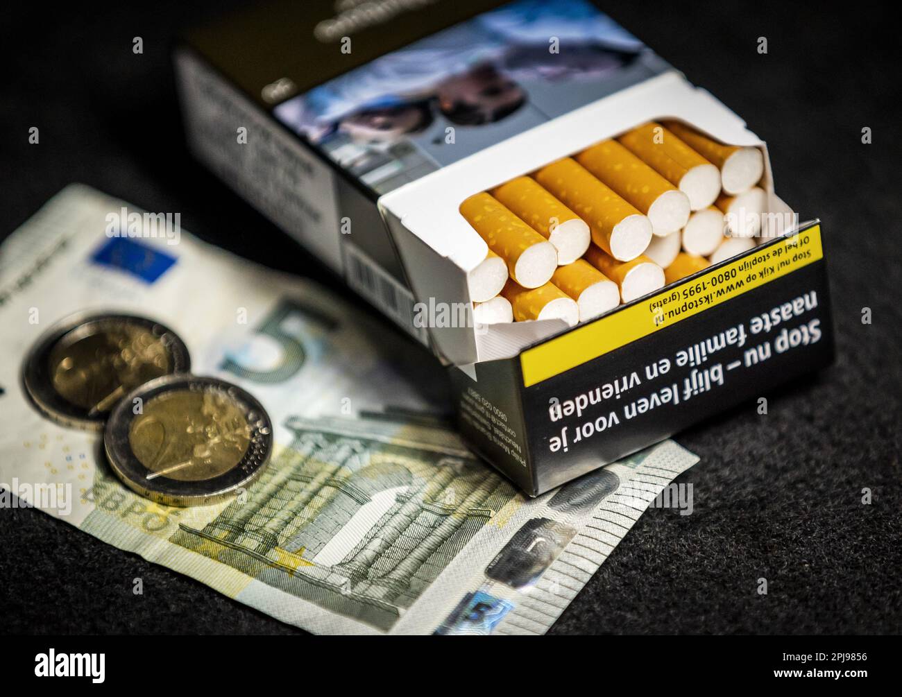 cigarette peace Peace cigarettes (1951) - Raymond Loewy, Japan Tobacco and Salt Public  Corporation (now Japan Tobacco Inc.) | Objects