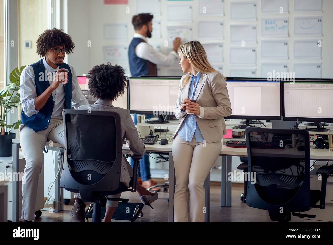 Business coworkers hi-res stock photography and images - Alamy