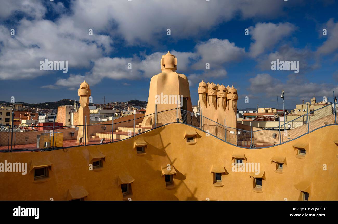 Terrace of the Casa Milà (La Pedrera) with the characteristic chimneys designed by Antoni Gaudí (Barcelona, Catalonia, Spain) ESP Azotea de la Pedrera Stock Photo