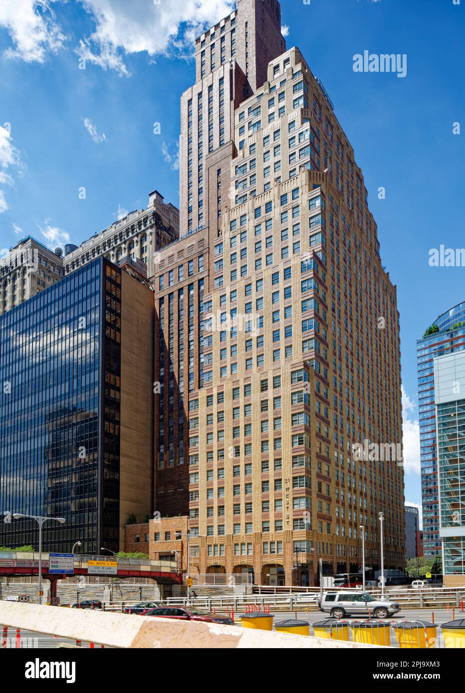 New York Athletic Club and Le Rivage Apartments, adjacent brick apartment towers, were designed by Starrett & Van Vleck for different purposes. Stock Photo