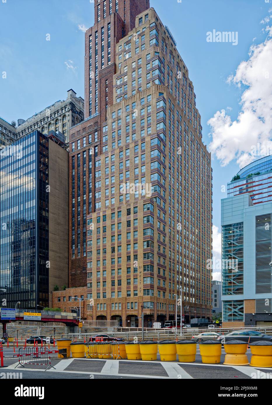 New York Athletic Club and Le Rivage Apartments, adjacent brick apartment towers, were designed by Starrett & Van Vleck for different purposes. Stock Photo