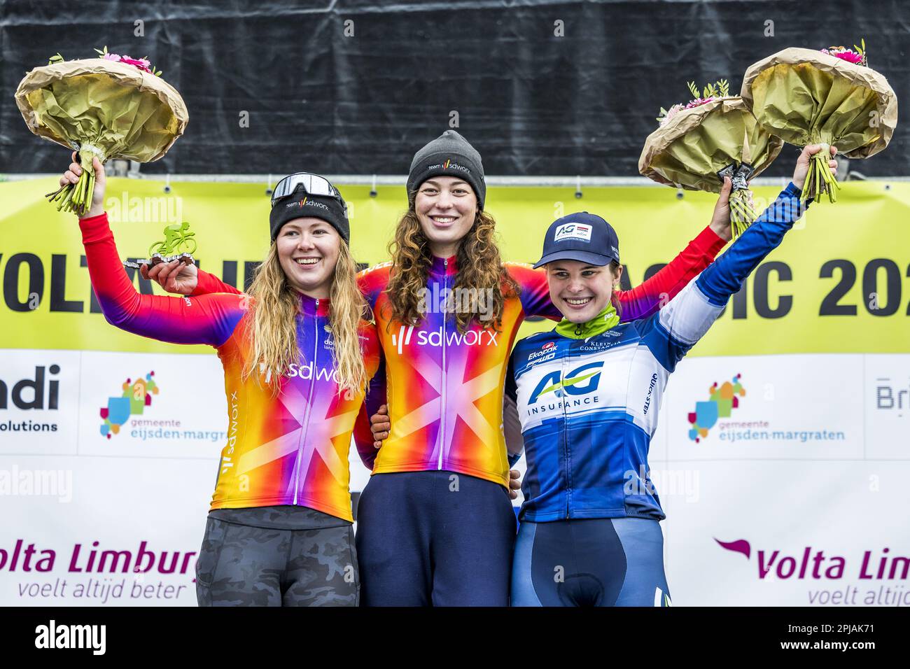 EIJSDEN - Mischa Bredewold won the Volta Limburg Classic for the women. The 22-year-old cyclist from SD Worx arrived solo. Her teammate Lonneke Uneken was second, ahead of Noëlle Rüetschi from Switzerland. ANP MARCEL VAN HOORN netherlands out - belgium out Stock Photo