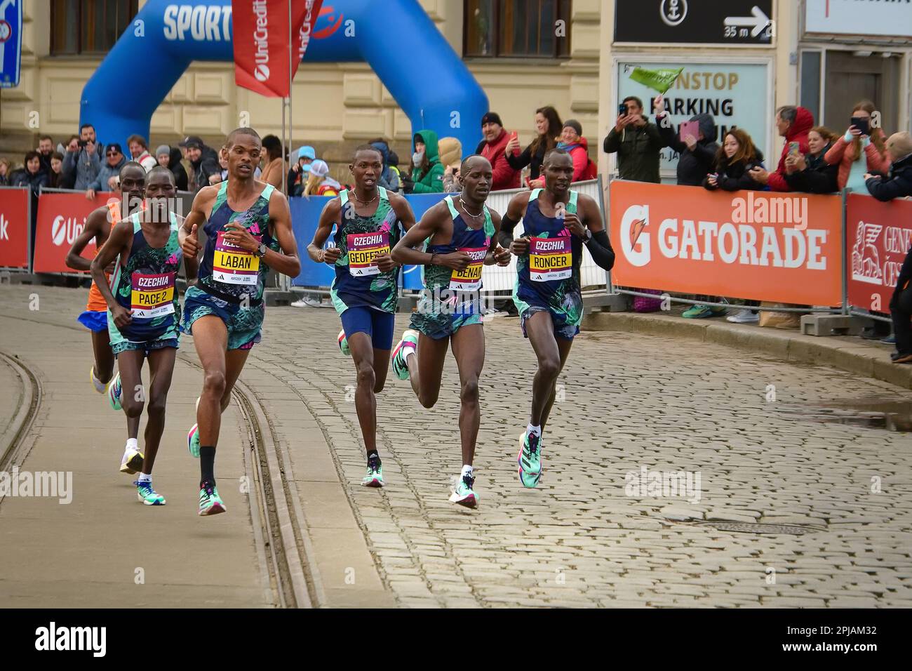 Running Races 1 2 Marathon With The Participation Of Elite Runners On