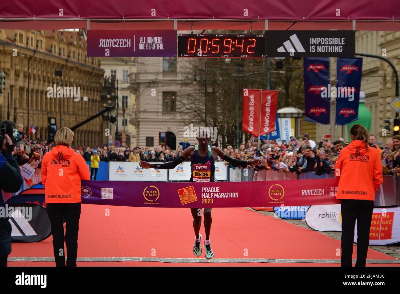 Running Races 1 2 Marathon With The Participation Of Elite Runners On