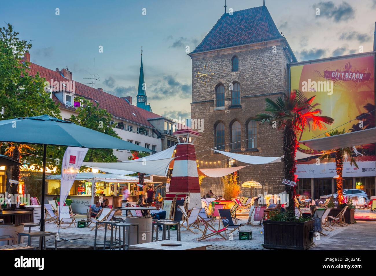 Hildesheim: square 'An der Lilie', Town Hall back side, city beach bar in Region Hannover, Niedersachsen, Lower Saxony, Germany Stock Photo