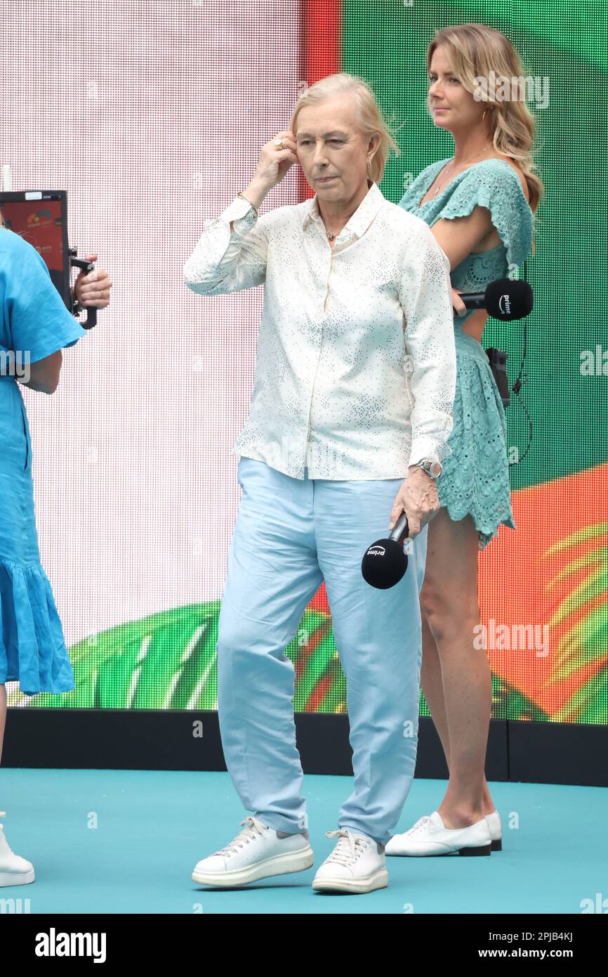 MIAMI GARDENS, FLORIDA - MARCH 31: Martina Navratilova and Daniela