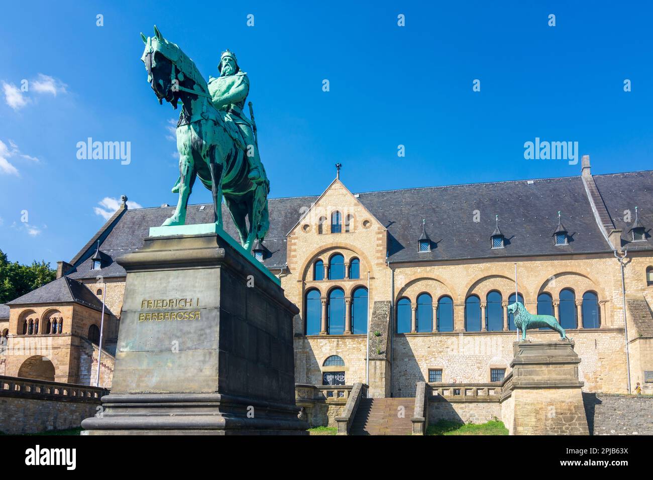 goslar-kaiserpfalz-imperial-palace-equestrian-statue-of-emperor