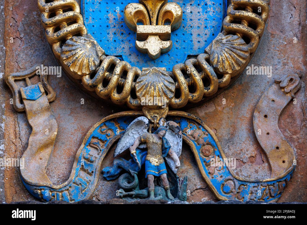 The Order of St Michael, bestowed on James V by Francis I of France.  Details of the Gate at the Palace of Linlithgow. Stock Photo