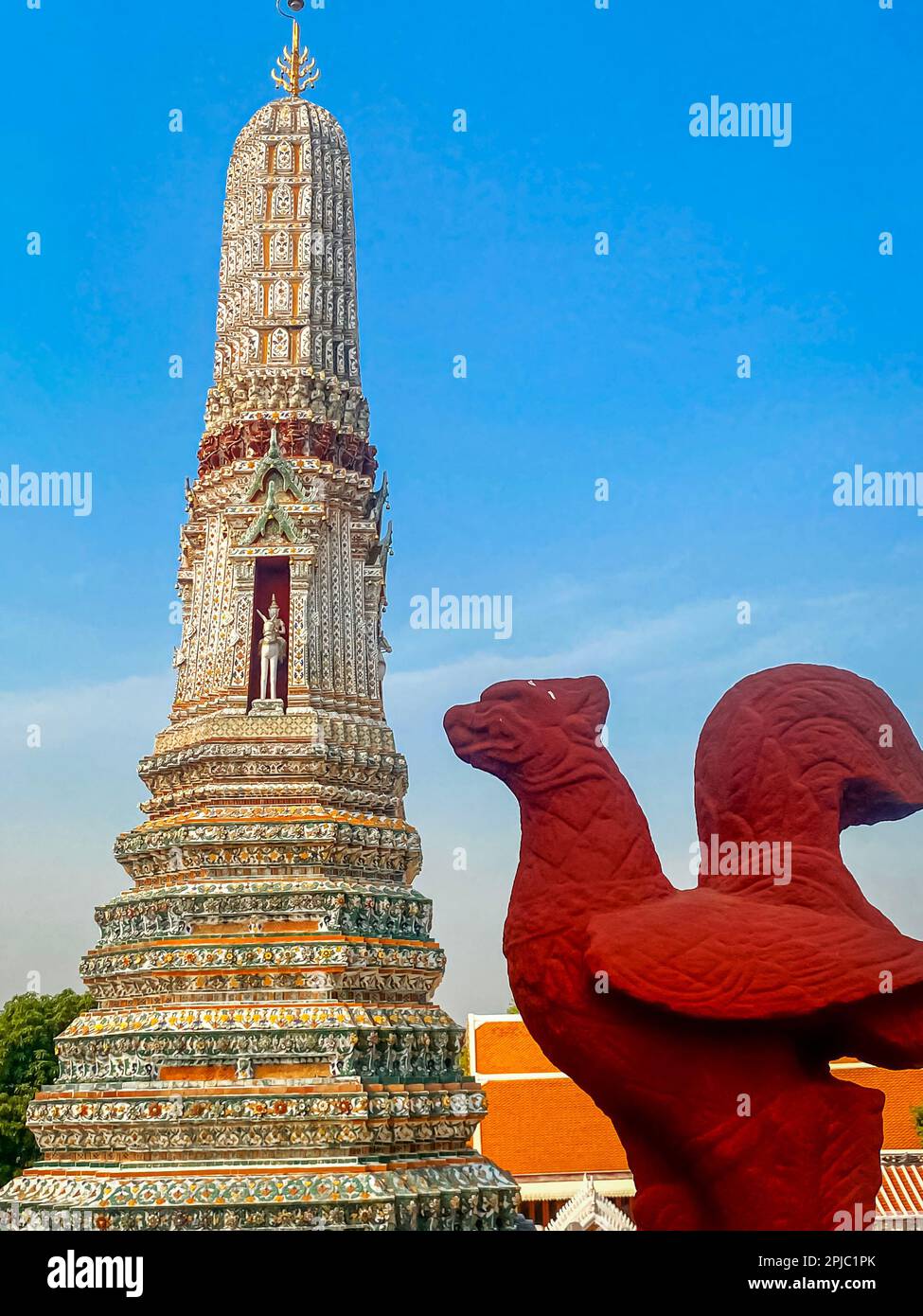 The visiting card of the capital of Thailand is the Buddhist temple Wat Arun, Temple of Dawn 