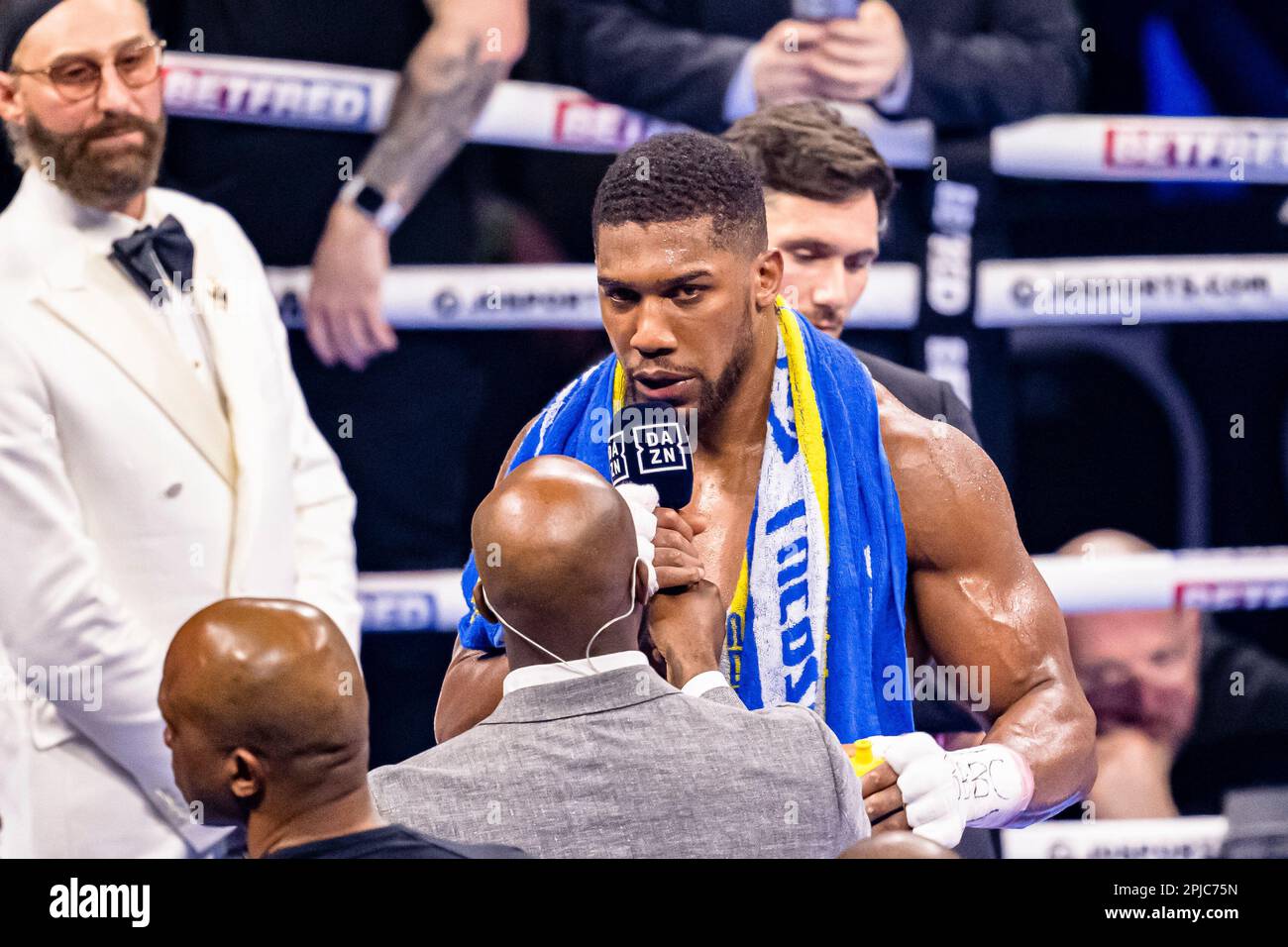 Anthony joshua boxing hi-res stock photography and images