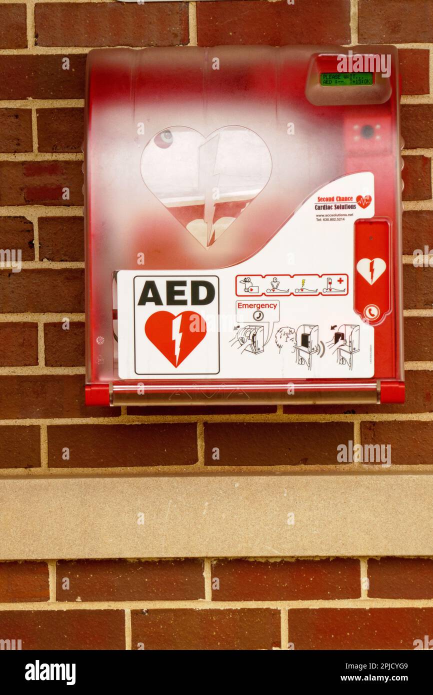 Automatic emergency defibrillator Stock Photo Alamy
