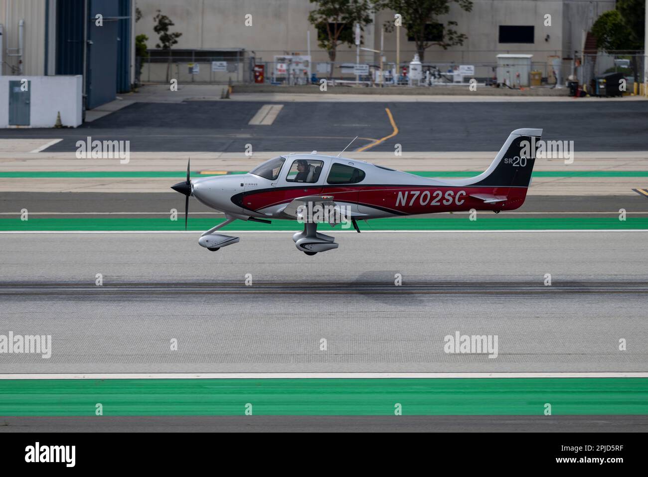 Santa Monica, California, USA. 31st Mar, 2023. A Cirrus SR20 (N702SC ...