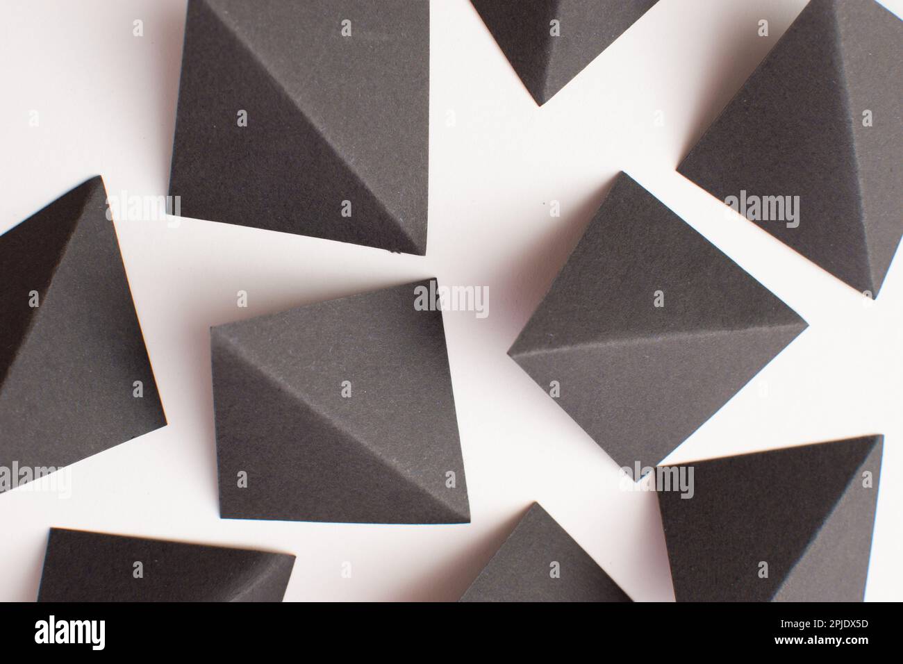 Black and white geometric shapes 3d hi-res stock photography and images ...