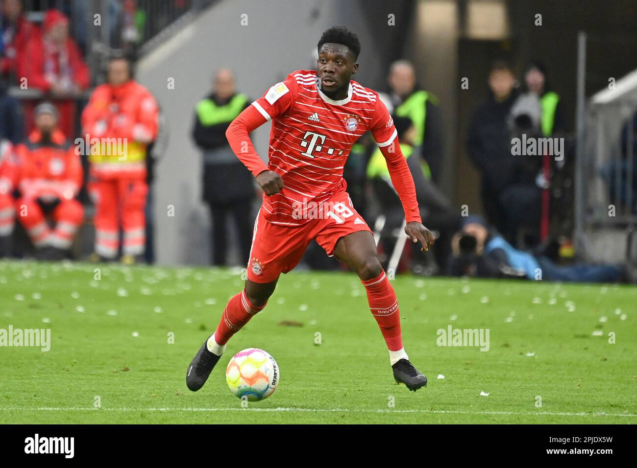 Munich, Deutschland. 01st Apr, 2023. Alphonso DAVIES (FC Bayern Munich ...