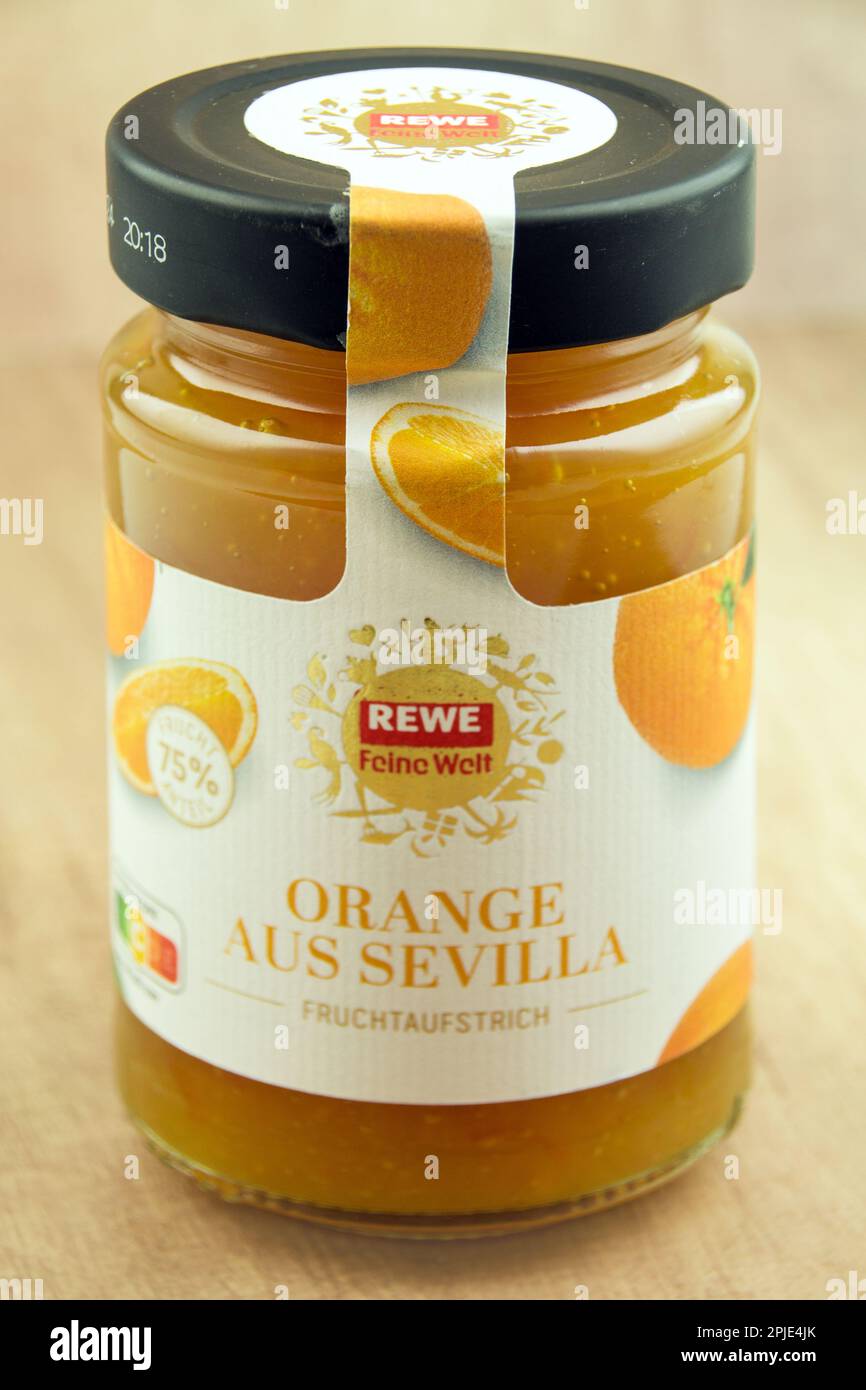 Rewe Feine Welt Marmelade Orange aus Sevilla Orangenmarmelade Stock ...