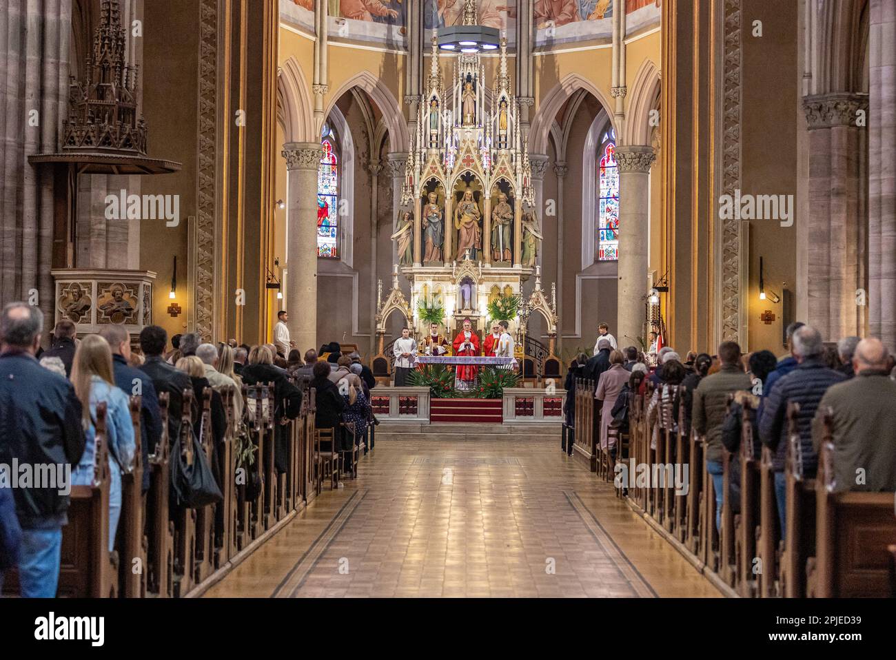 Kastel Stari, Croatia. 02nd Apr, 2023. Priest Ivan Curic leads the Palm Sunday mass at Cathedral basilica of St. Peter in Dakovo, Croatia on April 2, 2023. Photo: Davor Javorovic/PIXSELL Credit: Pixsell/Alamy Live News Stock Photo