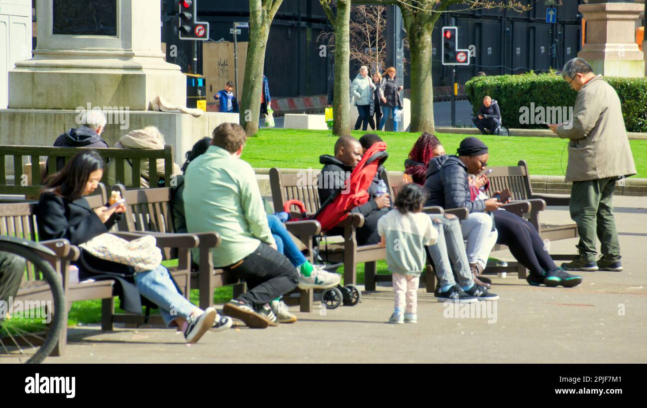 Glasgow, Scotland, UK 2nd April, 2023. UK Weather: george square Sunny spring weather in the city centre afternoon saw the locals take to the streets. Credit Gerard Ferry/Alamy Live News Stock Photo