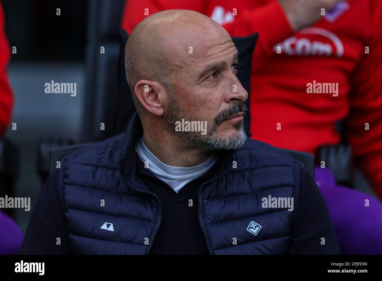 Milan, Italy. 03rd Sep, 2023. Vincenzo Italiano Head Coach of ACF  Fiorentina looks on during Serie A 2023/24 football match between FC  Internazionale and ACF Fiorentina at Giuseppe Meazza Stadium. (Final scores;