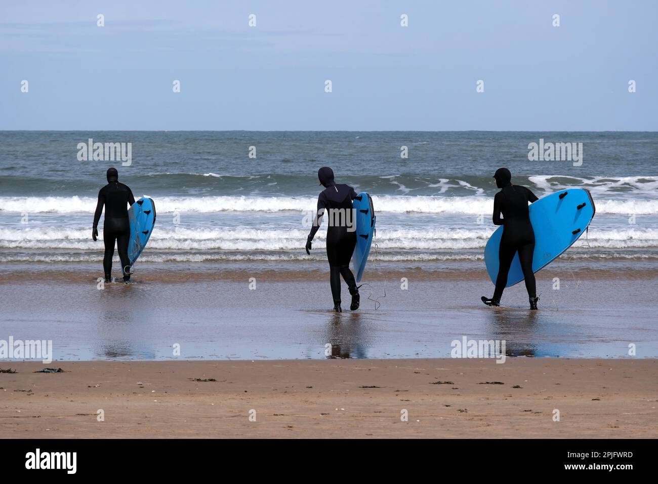 Dunbar, Scotland, UK. 2nd April 2023. People enjoying the Sunny but