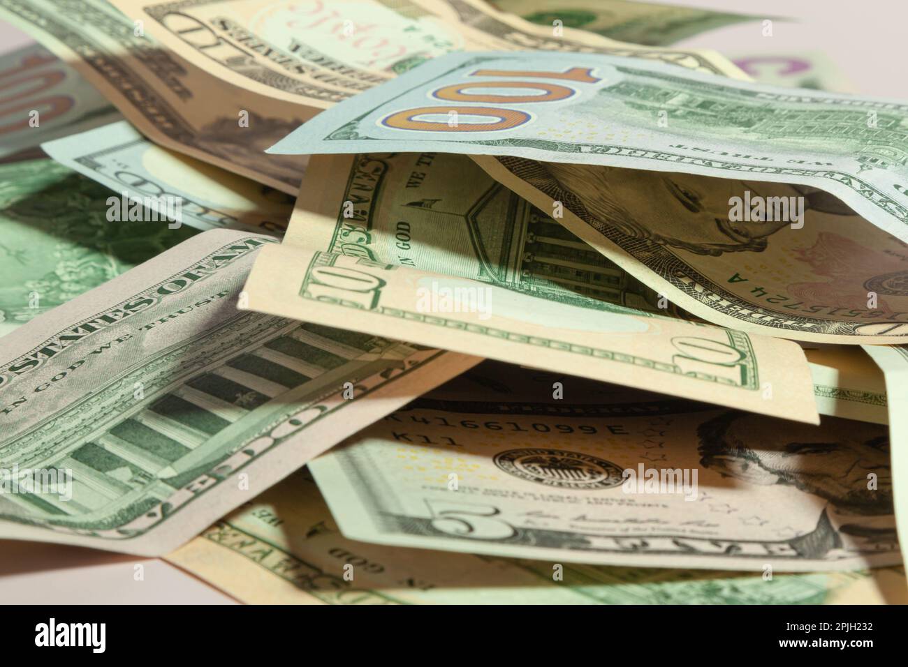 Hundred dollars symbol hi-res stock photography and images - Alamy